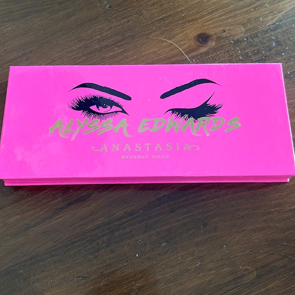 Anastasia Beverly Hills Alyssa Edwards Eyeshadow Palette - Hot Pink